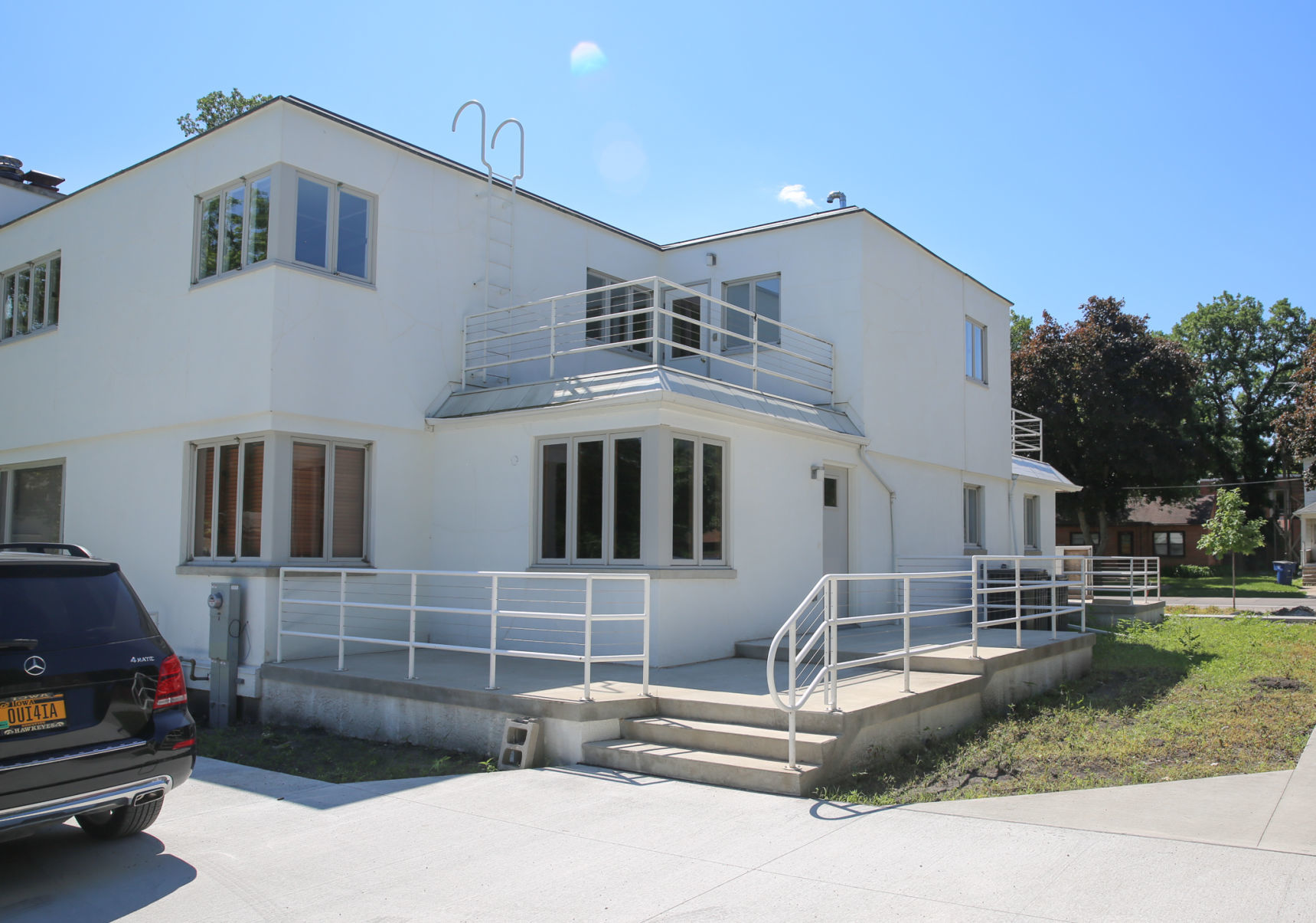 Egloff House - 312 E State St (51).jpg